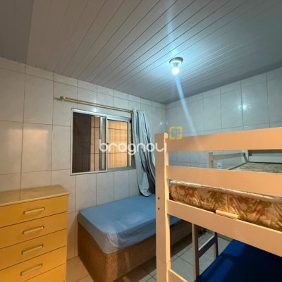 Casa com 90m², 4 quartos, 1 garagem, no bairro Praia de Fora em Palhoça