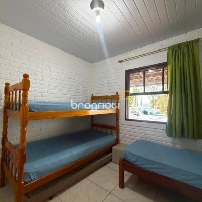 Casa com 90m², 4 quartos, 1 garagem, no bairro Praia de Fora em Palhoça