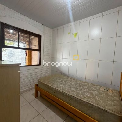 Casa com 90m², 4 quartos, 1 garagem, no bairro Praia de Fora em Palhoça
