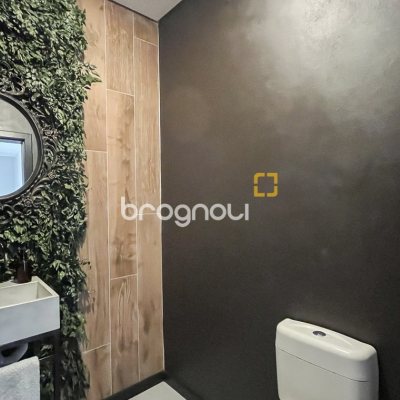 Casa com 293m², 3 quartos (sendo 3 suítes), 2 garagens, no bairro Lagoa da Conceição em Florianópolis