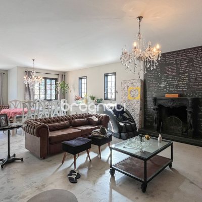 Casa com 293m², 3 quartos (sendo 3 suítes), 2 garagens, no bairro Lagoa da Conceição em Florianópolis