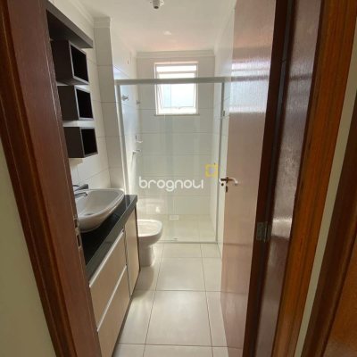 Apartamento com 83m², 2 quartos (sendo 1 suíte), 1 garagem, no bairro Barreiros em São José