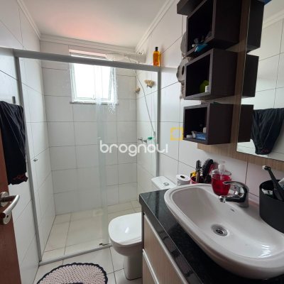 Apartamento com 83m², 2 quartos (sendo 1 suíte), 1 garagem, no bairro Barreiros em São José