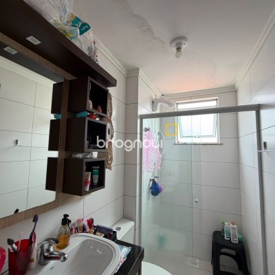 Apartamento com 83m², 2 quartos (sendo 1 suíte), 1 garagem, no bairro Barreiros em São José