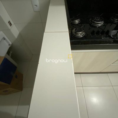 Apartamento com 83m², 2 quartos (sendo 1 suíte), 1 garagem, no bairro Barreiros em São José