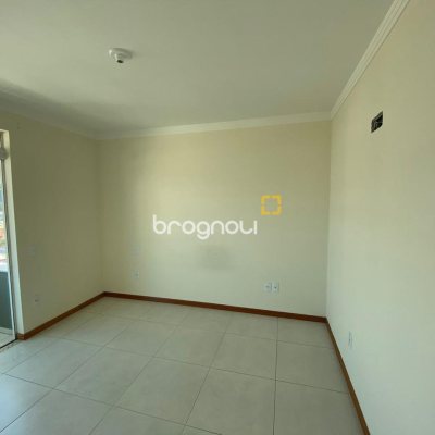 Apartamento com 83m², 2 quartos (sendo 1 suíte), 1 garagem, no bairro Barreiros em São José