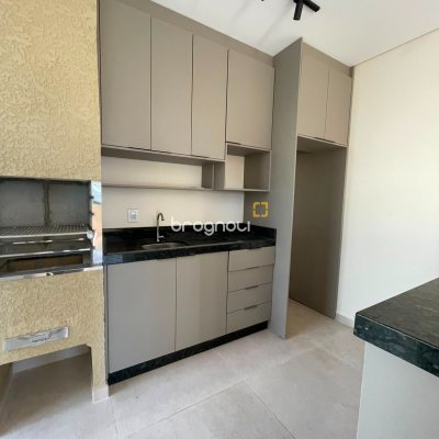 Casa com 68m², 2 quartos (sendo 1 suíte), 1 garagem, no bairro Ingleses do Rio Vermelho em Florianópolis