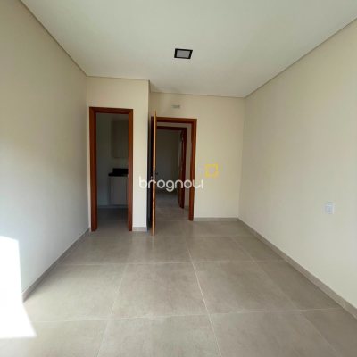 Casa com 68m², 2 quartos (sendo 1 suíte), 1 garagem, no bairro Ingleses do Rio Vermelho em Florianópolis