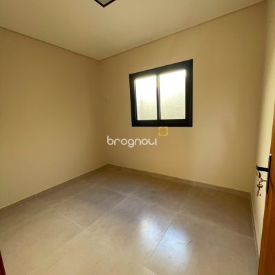 Casa com 68m², 2 quartos (sendo 1 suíte), 1 garagem, no bairro Ingleses do Rio Vermelho em Florianópolis