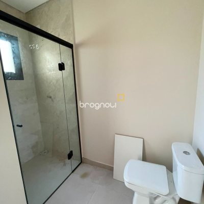 Casa com 68m², 2 quartos (sendo 1 suíte), 1 garagem, no bairro Ingleses do Rio Vermelho em Florianópolis