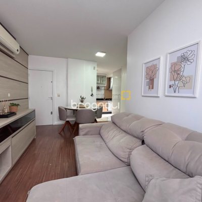Apartamento com 77m², 3 quartos (sendo 1 suíte), 1 garagem, no bairro Agronômica em Florianópolis