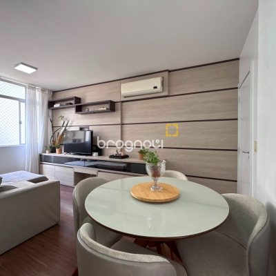 Apartamento com 77m², 3 quartos (sendo 1 suíte), 1 garagem, no bairro Agronômica em Florianópolis