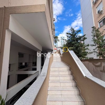 Apartamento com 77m², 3 quartos (sendo 1 suíte), 1 garagem, no bairro Agronômica em Florianópolis