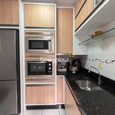 Apartamento com 77m², 3 quartos (sendo 1 suíte), 1 garagem, no bairro Agronômica em Florianópolis