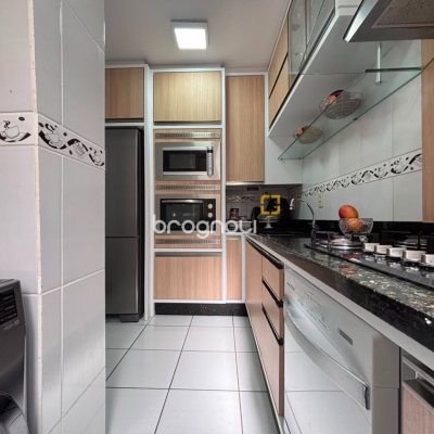 Apartamento com 77m², 3 quartos (sendo 1 suíte), 1 garagem, no bairro Agronômica em Florianópolis