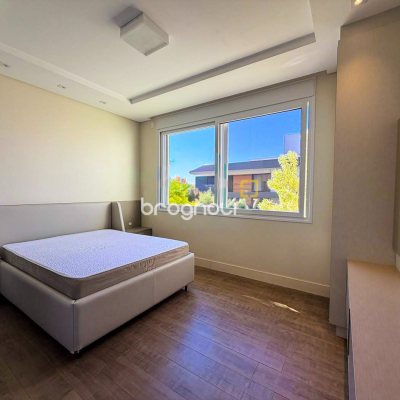 Casa de Condomínio com 185m², 3 quartos (sendo 2 suítes), 2 garagens, no bairro Cacupé em Florianópolis