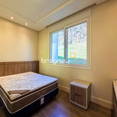 Casa de Condomínio com 185m², 3 quartos (sendo 2 suítes), 2 garagens, no bairro Cacupé em Florianópolis
