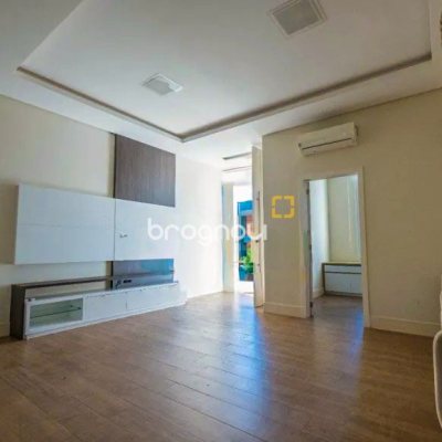 Casa de Condomínio com 185m², 3 quartos (sendo 2 suítes), 2 garagens, no bairro Cacupé em Florianópolis