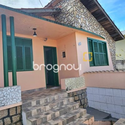Casa com 124m², 3 quartos (sendo 1 suíte), 2 garagens, no bairro Estreito em Florianópolis