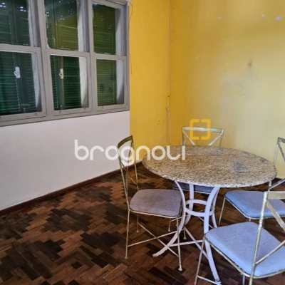 Casa com 124m², 3 quartos (sendo 1 suíte), 2 garagens, no bairro Estreito em Florianópolis