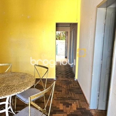 Casa com 124m², 3 quartos (sendo 1 suíte), 2 garagens, no bairro Estreito em Florianópolis