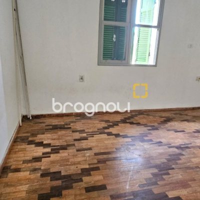 Casa com 124m², 3 quartos (sendo 1 suíte), 2 garagens, no bairro Estreito em Florianópolis