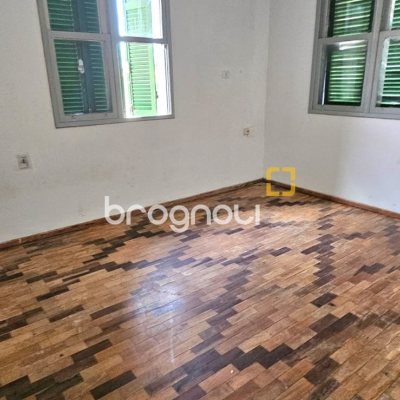 Casa com 124m², 3 quartos (sendo 1 suíte), 2 garagens, no bairro Estreito em Florianópolis