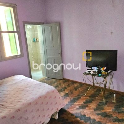 Casa com 124m², 3 quartos (sendo 1 suíte), 2 garagens, no bairro Estreito em Florianópolis