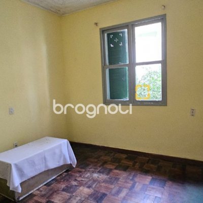 Casa com 124m², 3 quartos (sendo 1 suíte), 2 garagens, no bairro Estreito em Florianópolis
