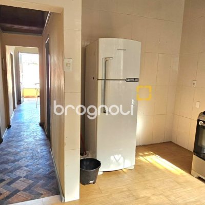 Casa com 124m², 3 quartos (sendo 1 suíte), 2 garagens, no bairro Estreito em Florianópolis
