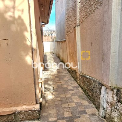 Casa com 124m², 3 quartos (sendo 1 suíte), 2 garagens, no bairro Estreito em Florianópolis