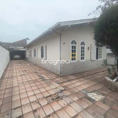 Casa com 300m², 4 quartos (sendo 1 suíte), 1 garagem, no bairro Jardim Eldorado em Palhoça