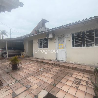 Casa com 300m², 4 quartos (sendo 1 suíte), 1 garagem, no bairro Jardim Eldorado em Palhoça
