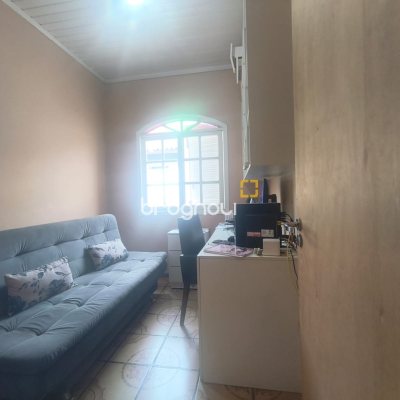Casa com 300m², 4 quartos (sendo 1 suíte), 1 garagem, no bairro Jardim Eldorado em Palhoça