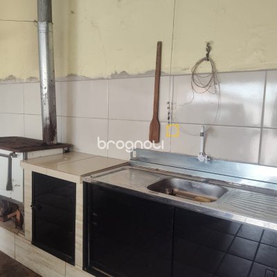 Casa com 300m², 4 quartos (sendo 1 suíte), 1 garagem, no bairro Jardim Eldorado em Palhoça