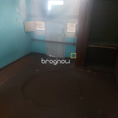 Casa com 196m², 5 quartos, 2 garagens, no bairro Centro em Florianópolis