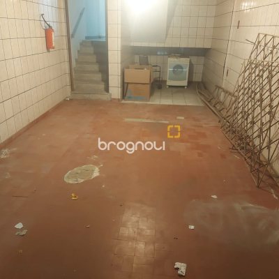 Casa com 196m², 5 quartos, 2 garagens, no bairro Centro em Florianópolis