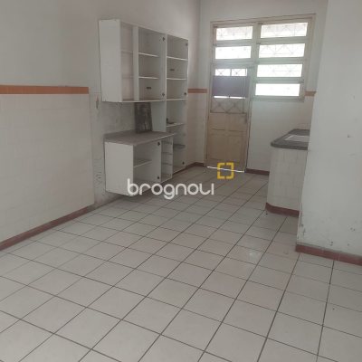 Casa com 196m², 5 quartos, 2 garagens, no bairro Centro em Florianópolis
