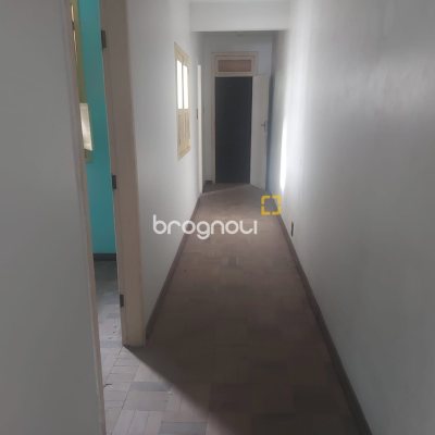 Casa com 196m², 5 quartos, 2 garagens, no bairro Centro em Florianópolis