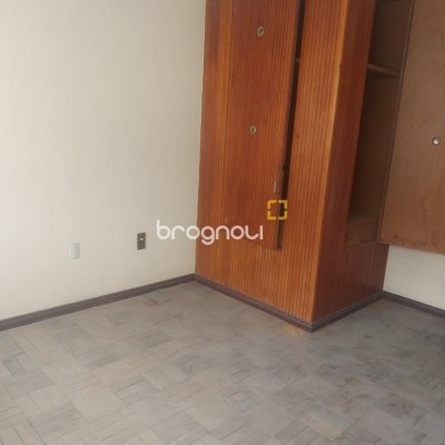 Casa com 196m², 5 quartos, 2 garagens, no bairro Centro em Florianópolis