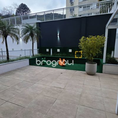 Apartamento com 104m², 3 quartos (sendo 1 suíte), 2 garagens, no bairro Itacorubi em Florianópolis