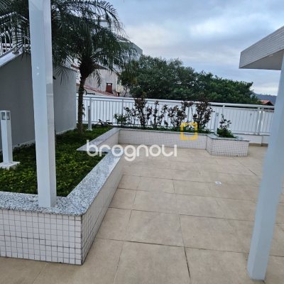 Apartamento com 104m², 3 quartos (sendo 1 suíte), 2 garagens, no bairro Itacorubi em Florianópolis