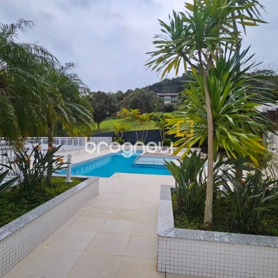 Apartamento com 104m², 3 quartos (sendo 1 suíte), 2 garagens, no bairro Itacorubi em Florianópolis
