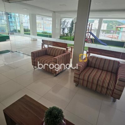 Apartamento com 104m², 3 quartos (sendo 1 suíte), 2 garagens, no bairro Itacorubi em Florianópolis