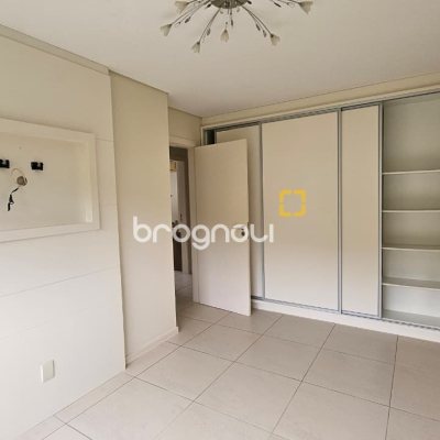 Apartamento com 104m², 3 quartos (sendo 1 suíte), 2 garagens, no bairro Itacorubi em Florianópolis