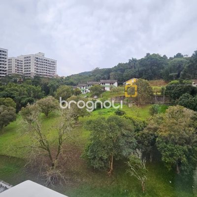 Apartamento com 104m², 3 quartos (sendo 1 suíte), 2 garagens, no bairro Itacorubi em Florianópolis