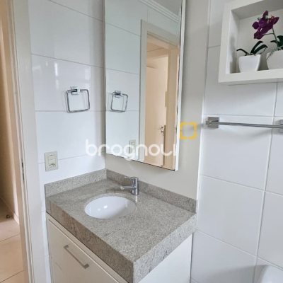 Apartamento com 104m², 3 quartos (sendo 1 suíte), 2 garagens, no bairro Itacorubi em Florianópolis