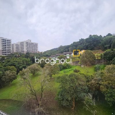Apartamento com 104m², 3 quartos (sendo 1 suíte), 2 garagens, no bairro Itacorubi em Florianópolis