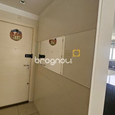 Apartamento com 104m², 3 quartos (sendo 1 suíte), 2 garagens, no bairro Itacorubi em Florianópolis
