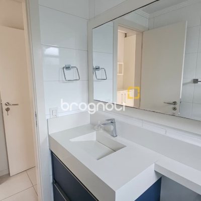 Apartamento com 104m², 3 quartos (sendo 1 suíte), 2 garagens, no bairro Itacorubi em Florianópolis